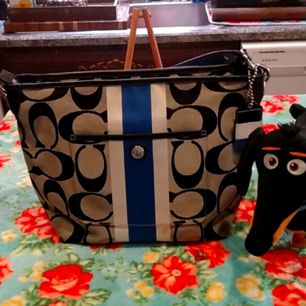 COACH HANDBAG